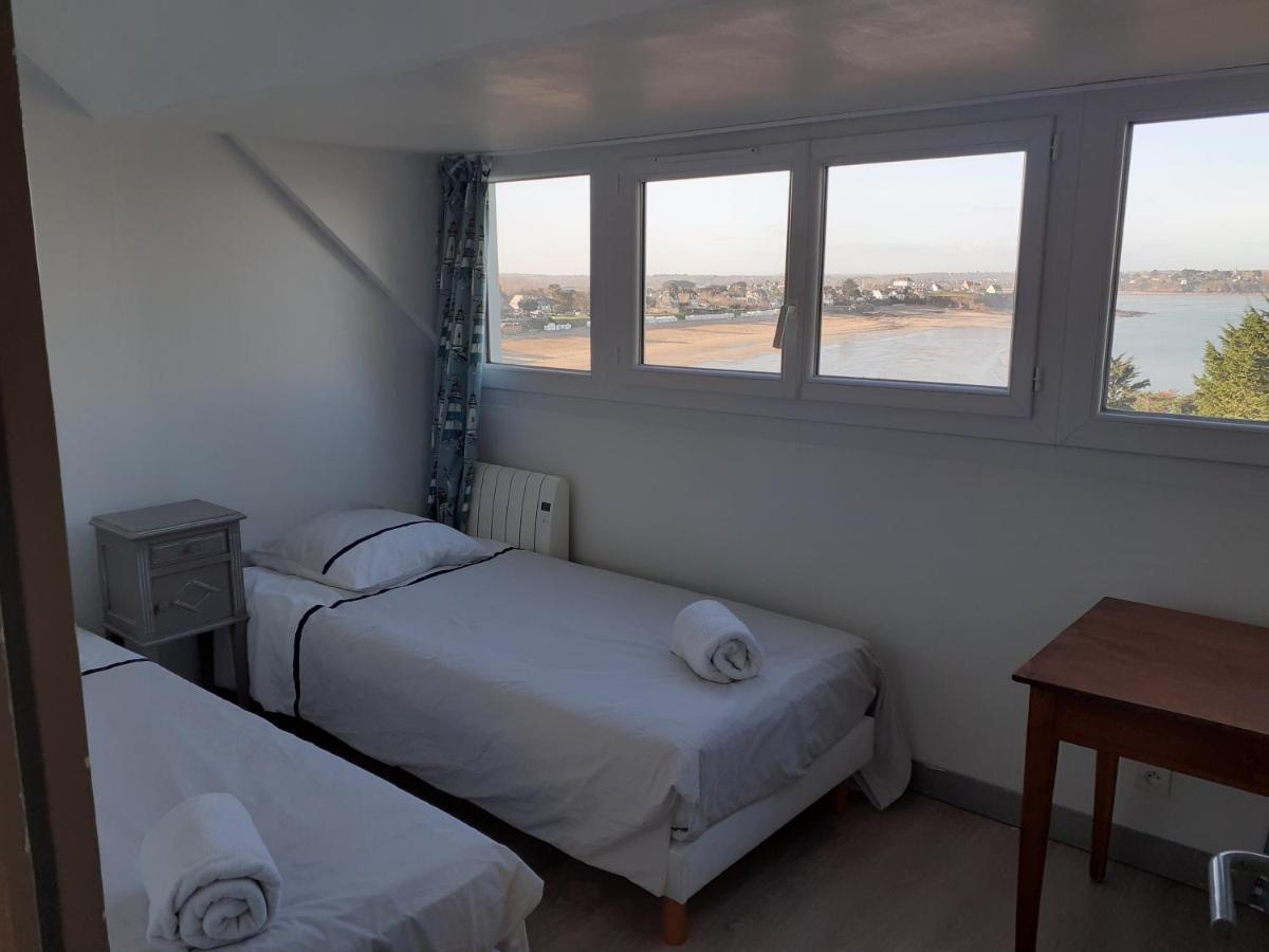 Maison Vue Exeptionnelle Sur La Mer Lancieux Exterior foto